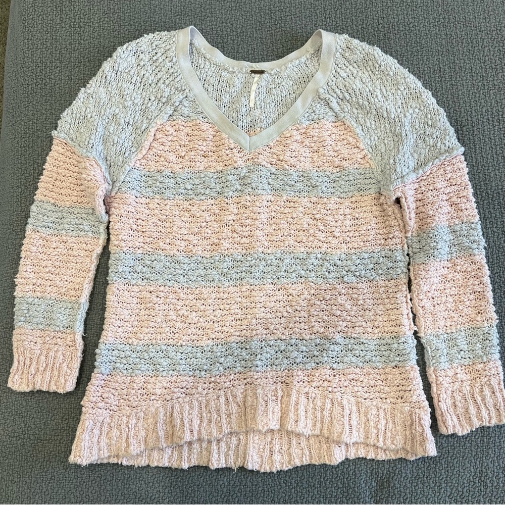 Free People Soft Pink and Gray V-Neck Sweater